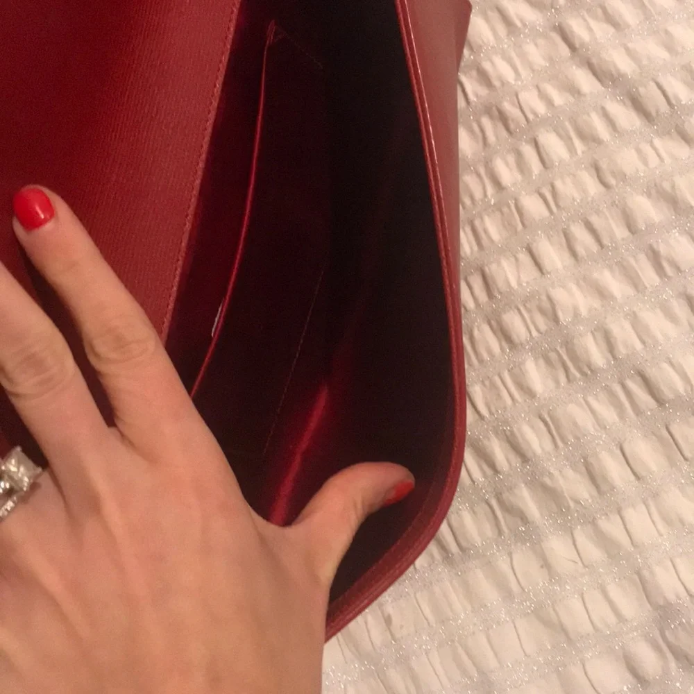 Clutch - Picture 3 of 7
